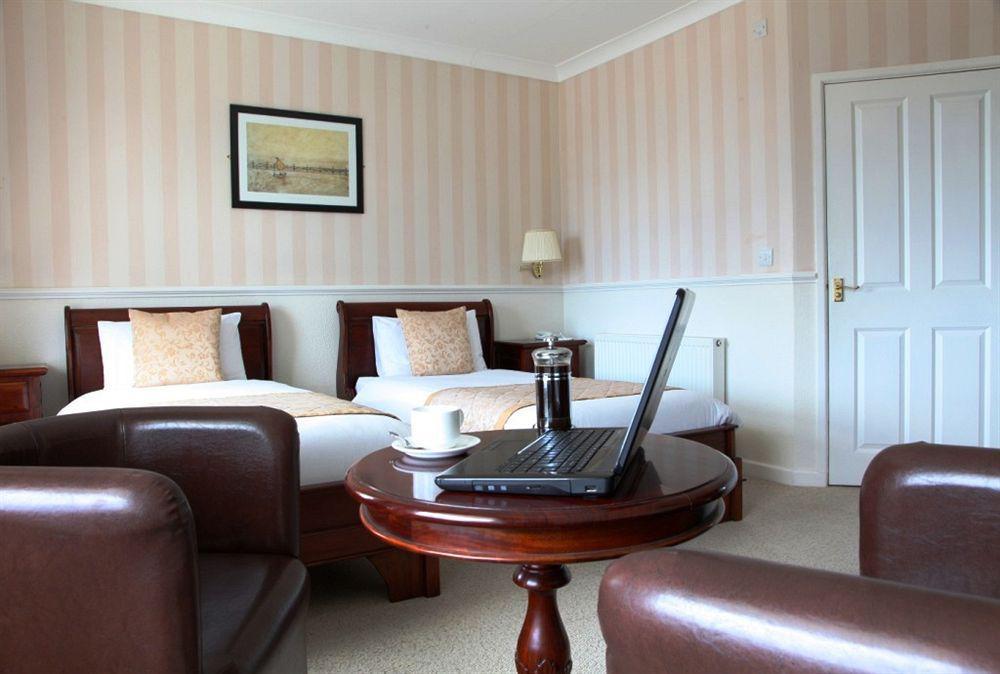 Cliff Head Hotel Карлион Бей Екстериор снимка