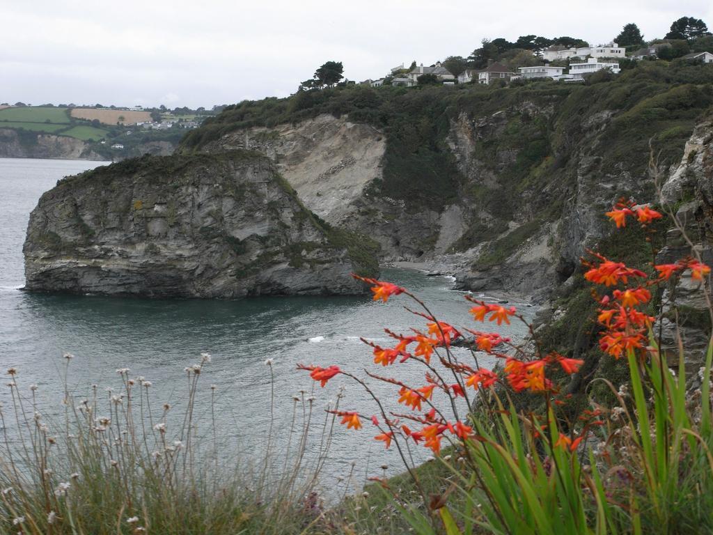 Cliff Head Hotel Карлион Бей Екстериор снимка