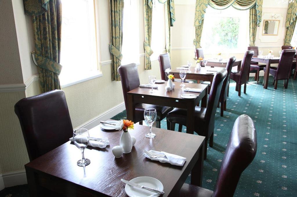 Cliff Head Hotel Карлион Бей Екстериор снимка