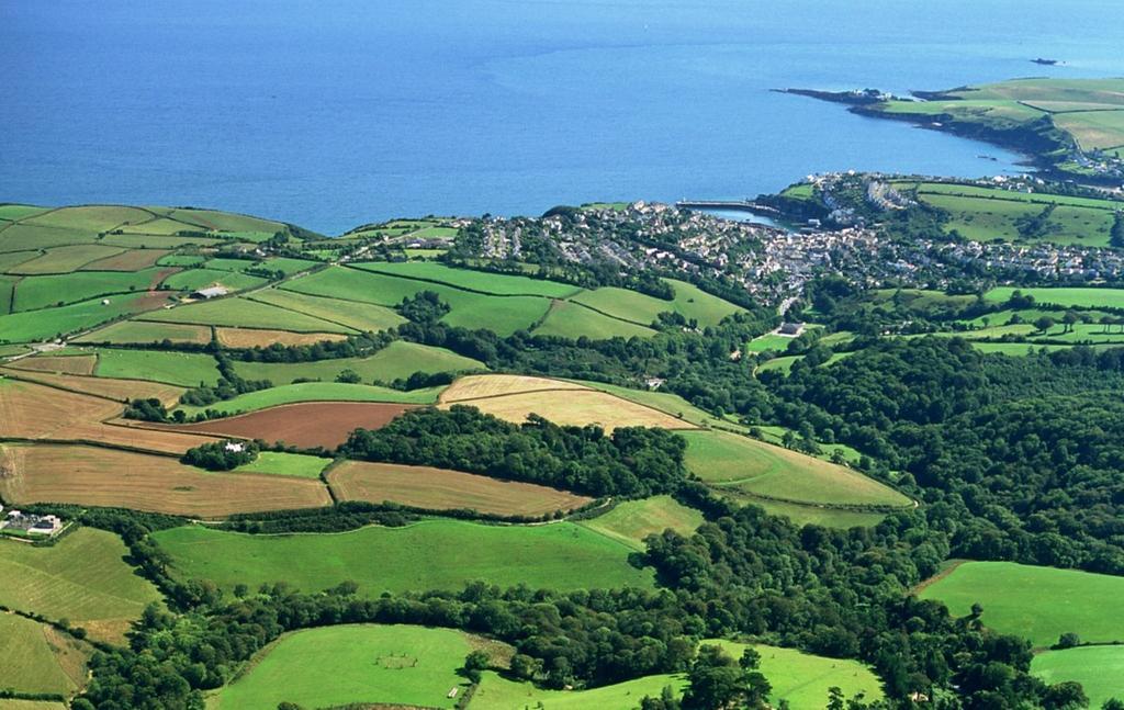 Cliff Head Hotel Карлион Бей Екстериор снимка