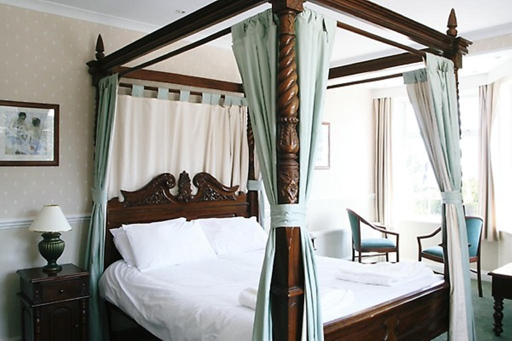 Cliff Head Hotel Карлион Бей Стая снимка