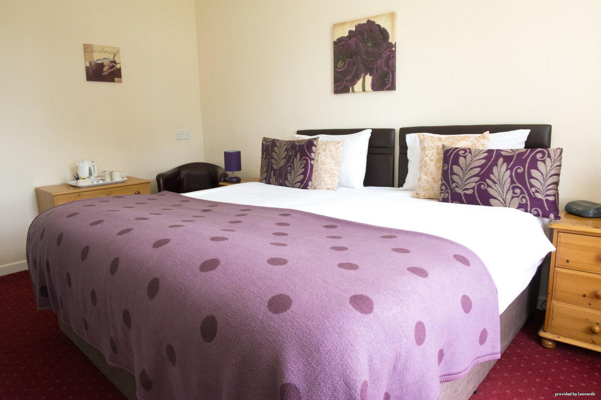 Cliff Head Hotel Карлион Бей Екстериор снимка