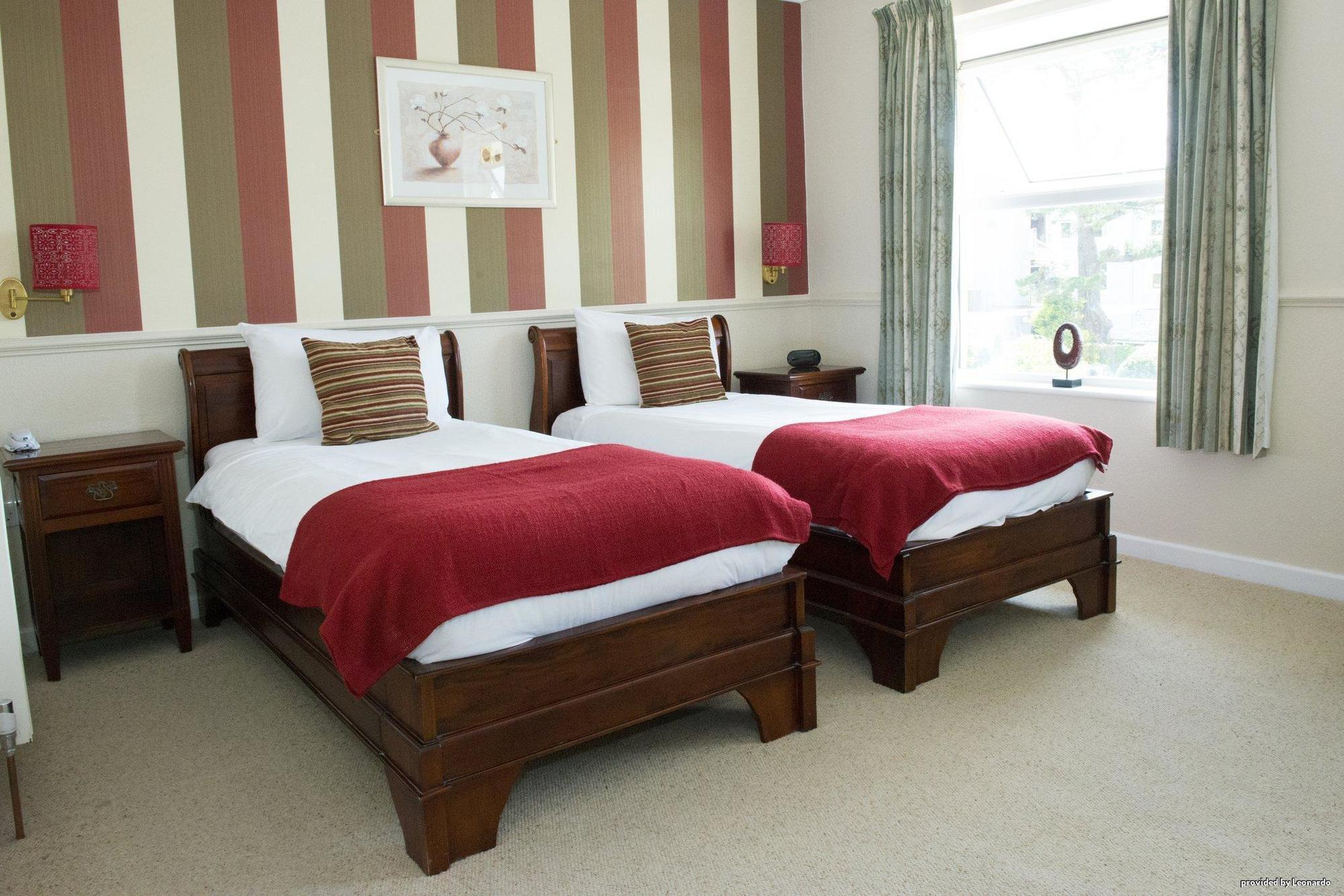 Cliff Head Hotel Карлион Бей Екстериор снимка
