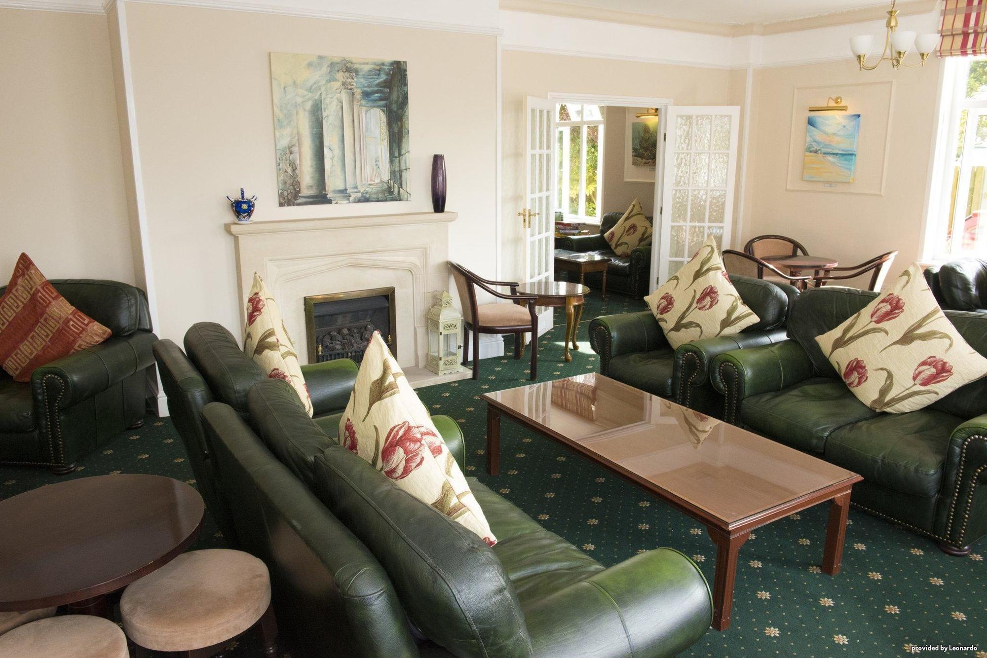 Cliff Head Hotel Карлион Бей Екстериор снимка